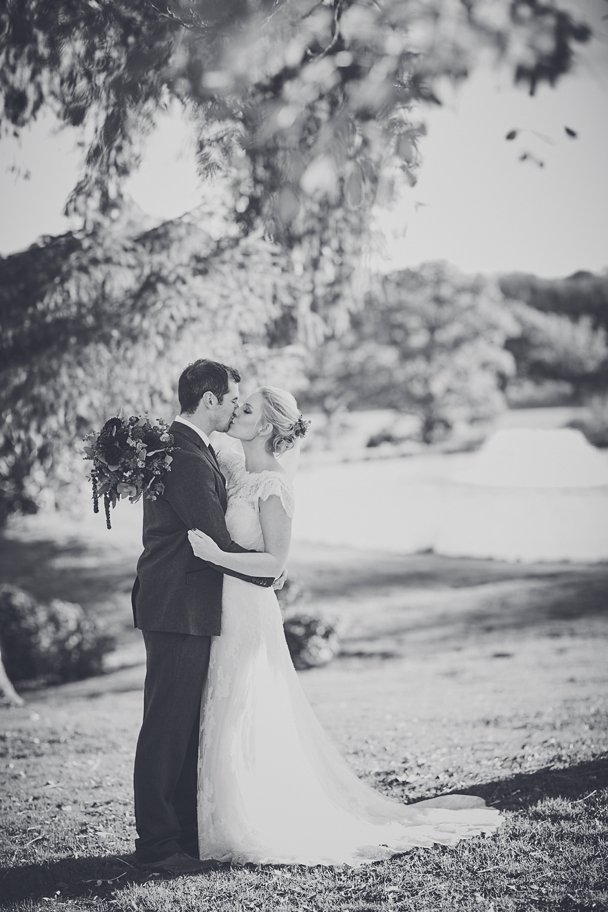 Upton_Barn_and_walled_garden_wedding_photography_blog_0039.jpg