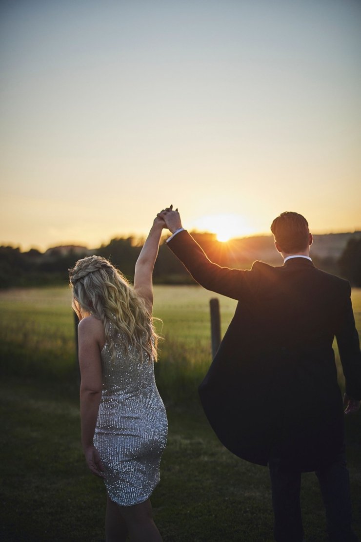 golden hour portraits at Kingston Estate